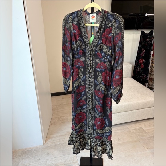 Farm Rio: Black Valentina Ruffled Long Sleeve Midi Dress - Picture 10 of 14